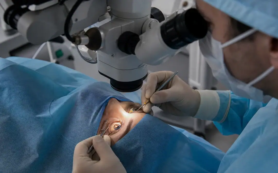Corriger l’hypermétropie et l’astigmatisme lors d’une même opération : ce qu’il faut savoir